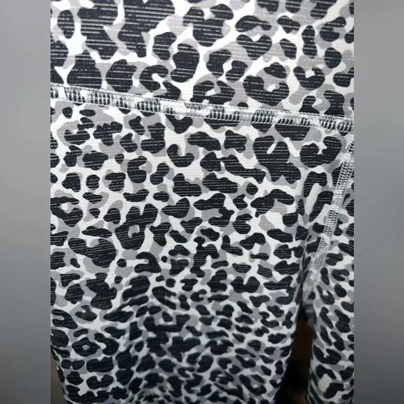 Outdoor Voices Animal Print Leggings size Medium - Picture 3 of 5